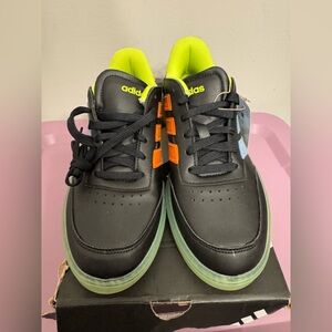 Adidas Courtblock J Black Tennis Shoes Neon Green Sole Youth Size 7 NEW